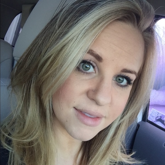 Meet your Posher, Marcy - Picture 1 of 1