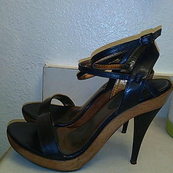 SOLD SOLD SOLD!! Aldo Paules Dress heels - Picture 2 of 3