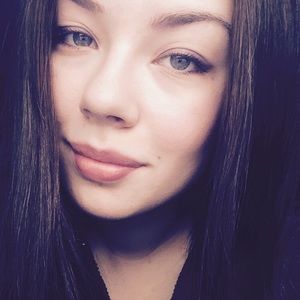 Meet your Posher, Carly