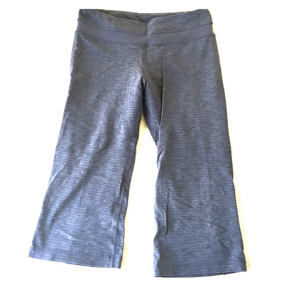 🚫❌SOLD❌🚫Lululemon yoga Crops-size 4 - Picture 1 of 4