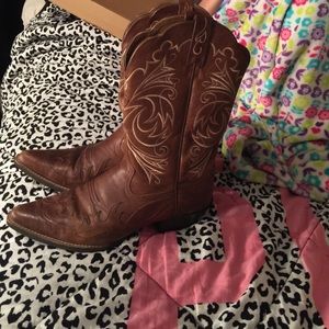 ARIAT cowboy boots