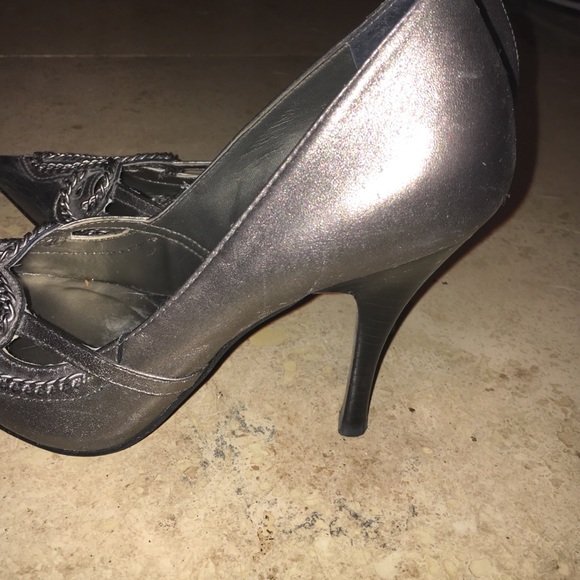Silver heels - Picture 3 of 4