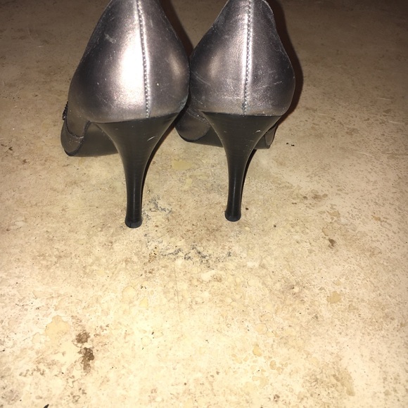 Silver heels - Picture 4 of 4