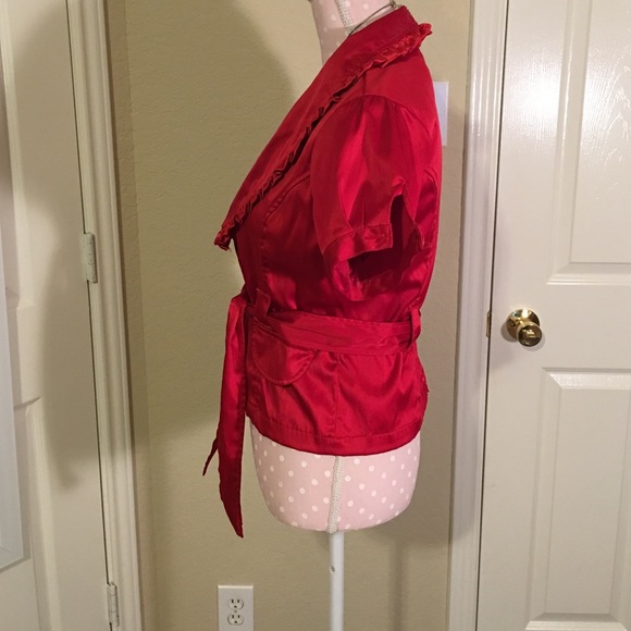 Red jacket - Picture 2 of 3