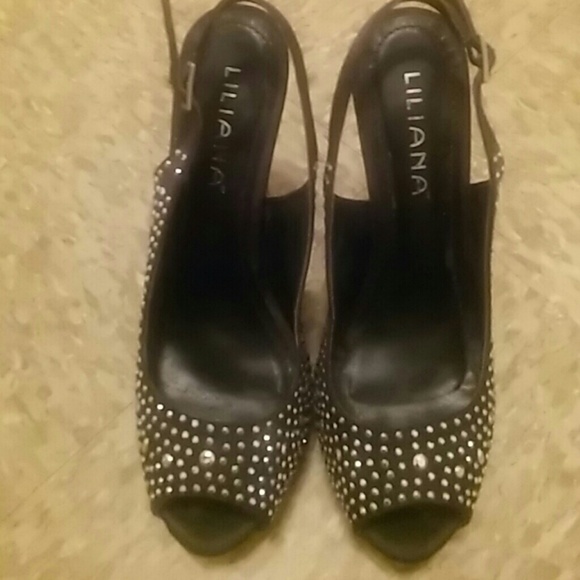 Shoes - Picture 2 of 4