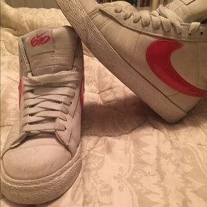 Gently worn Nike 6.0
