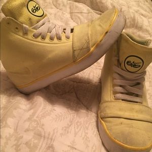 Gently worn yellow Nike 6.0