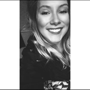 Meet your Posher, Makayla
