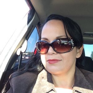 Meet your Posher, Veronica