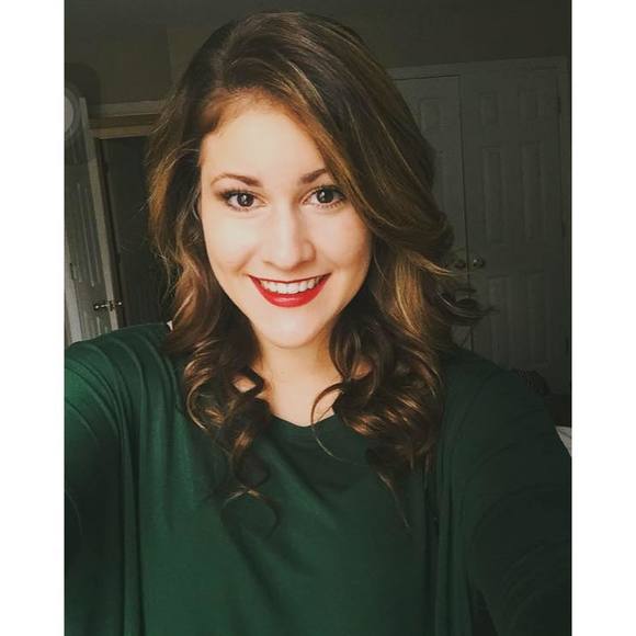 Meet your Posher, Mallorie - Picture 1 of 1