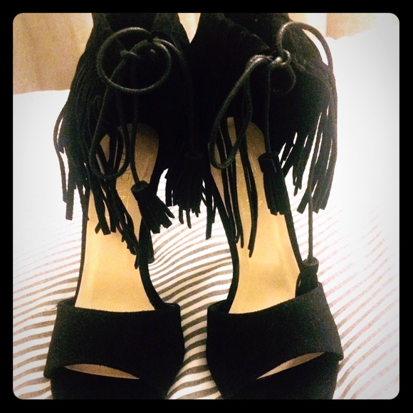 New black suede 3 in heels, tassle nd fringe! - Picture 1 of 3