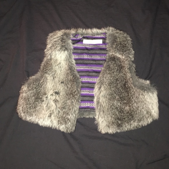 Faux fur crop vest