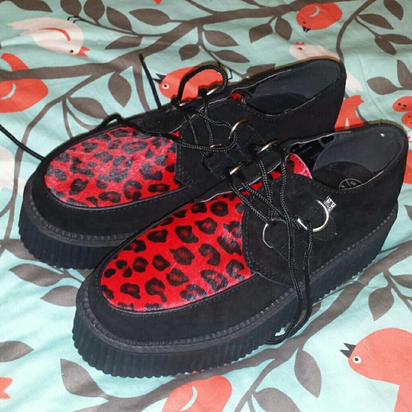 Red leopard TUK Creepers