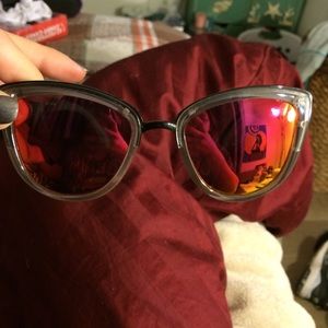 FLASH SALE🌟QUAY SUNGLASSES