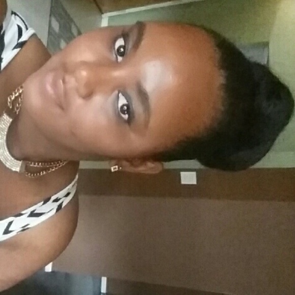 Meet your Posher, Jenaye - Picture 1 of 1