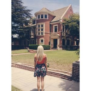 Meet your Posher, Lauren