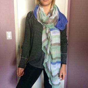 UO printed scarf NWOT