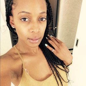 Meet your Posher, Courtney