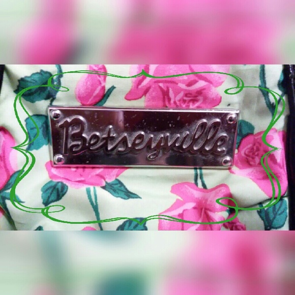 Floral Betseyville Purse