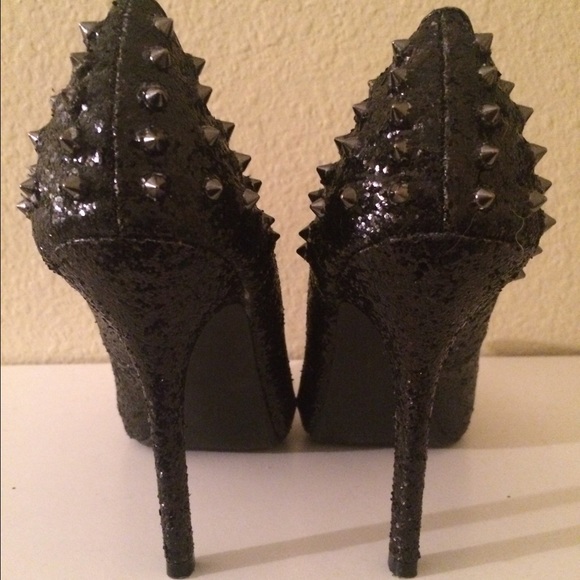 Steve Madden spike pumps - Picture 3 of 4