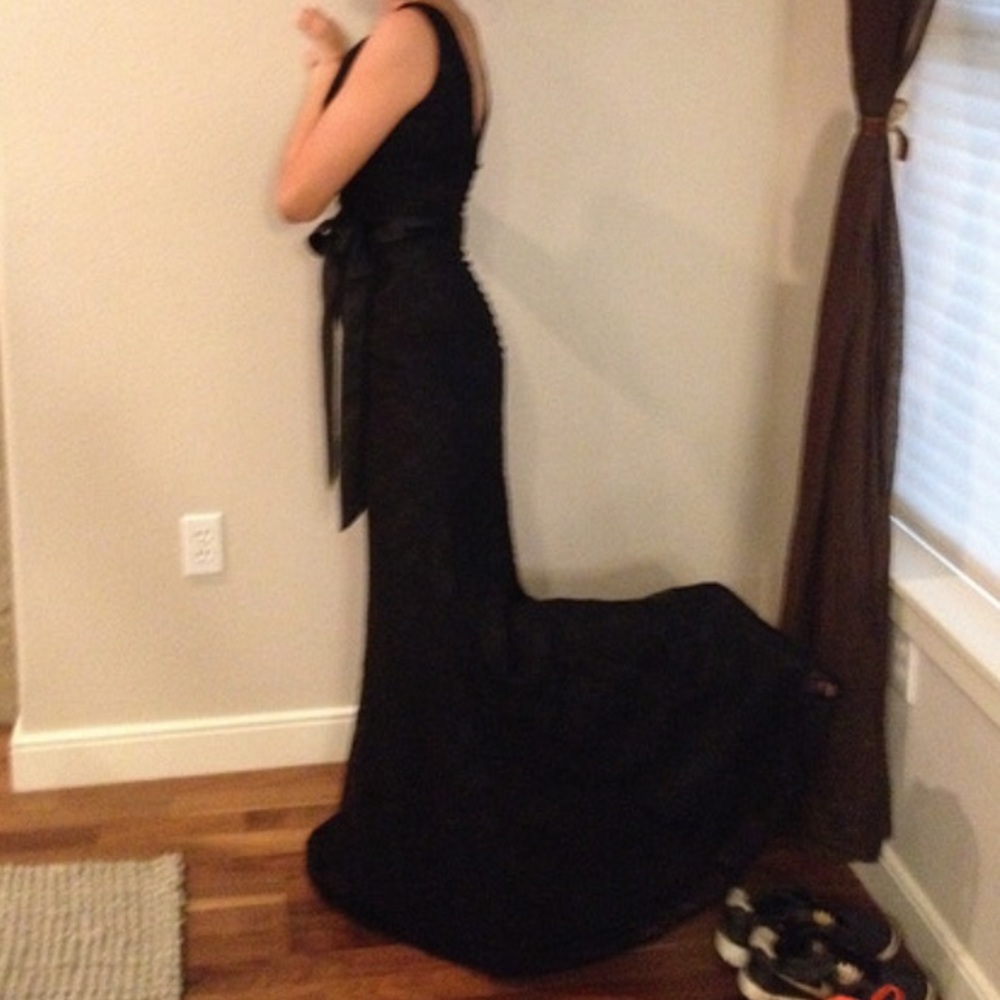 Black lace gown with crystal sash size 6 - Picture 8 of 8