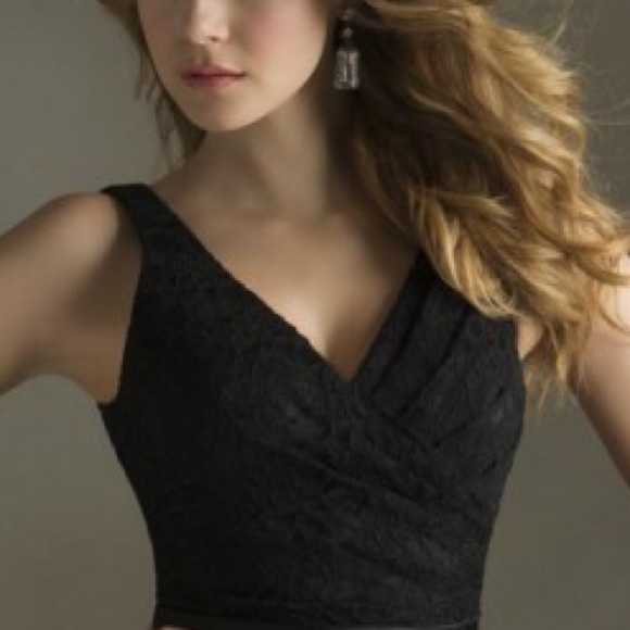 Black lace gown with crystal sash size 6 - Picture 5 of 8