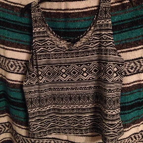 Aztec patterned tank - Picture 2 of 3