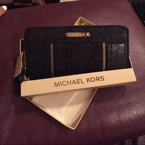 NWT Michael Kors Moxley (Black)