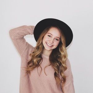 Meet your Posher, Ashley