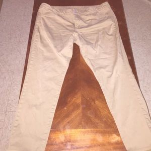 American Eagle kaki pant.