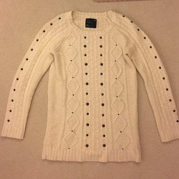 American Eagle White Cable Knit Sweater