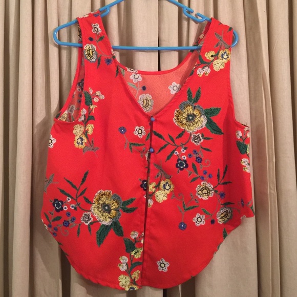 Top - Picture 2 of 2