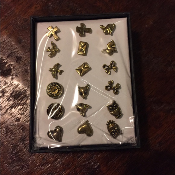 Brandy Melville earring pack