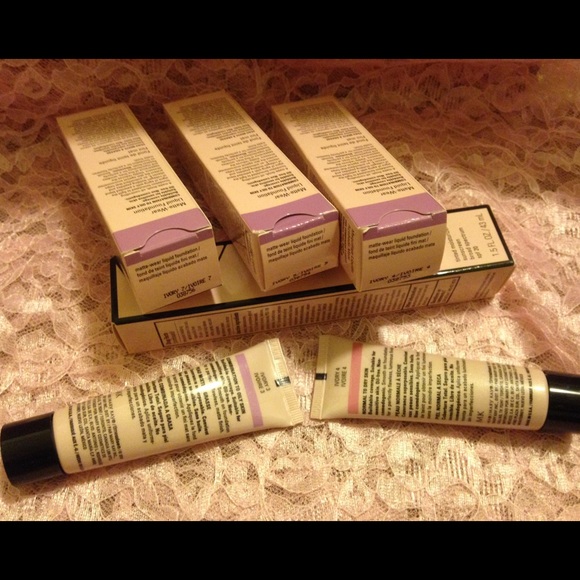 Mary Kay ivory foundation bundle set