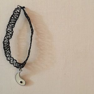 Black and White Yang Choker