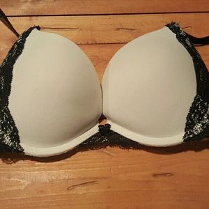 34 B Victoria Secret Push up