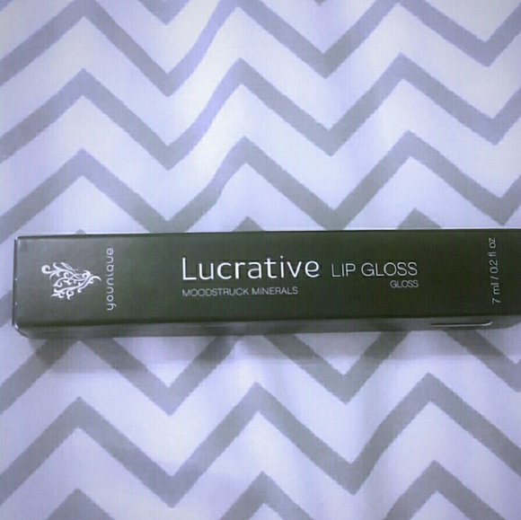 Younique lucrative lip gloss in loveable