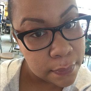 Meet your Posher, Hahna