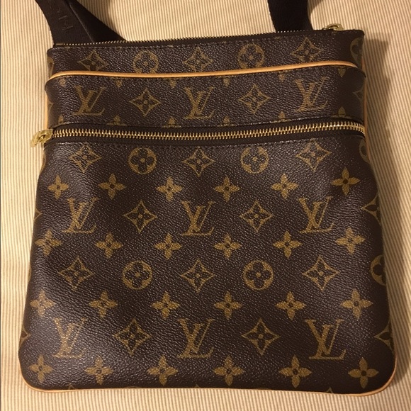 SOLD! Authentic Louis Vuitton Valmy Pochette