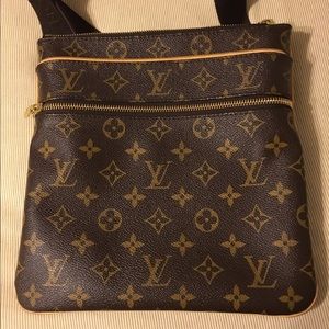 SOLD! Authentic Louis Vuitton Valmy Pochette