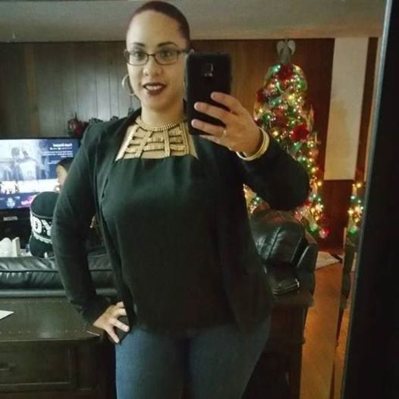 Meet your Posher, Denise - Picture 1 of 1