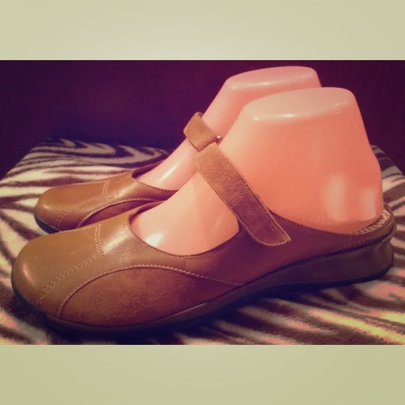 GIANNI BINI leather slip on Mary Janes size 7.5M