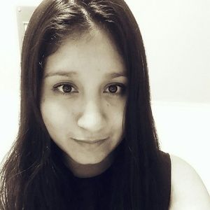 Meet your Posher, Esmeralda