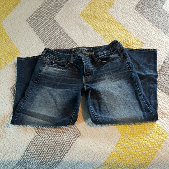 Size 10 American eagle boyfriend crop jeans