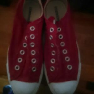 Converse Chuck Taylor's women's 8.5 men's 6.5