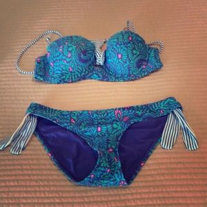 Blue patterned bathing suit.