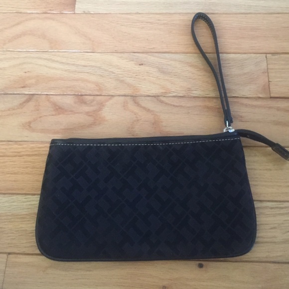Tommy Hilfiger Wristlet - Picture 2 of 3