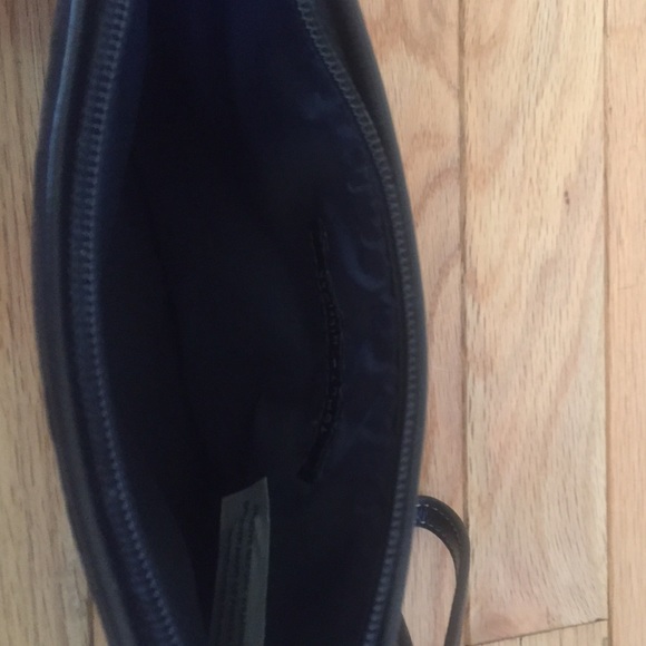 Tommy Hilfiger Wristlet - Picture 3 of 3