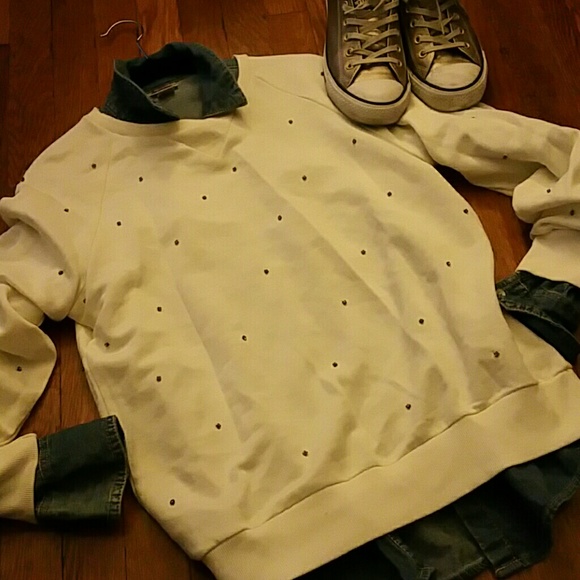 Zara Tops - ZARA Fun Basic Sweatshirt w/gold studs Zara Tops - ZARA Fun Basic Sweatshirt w/gold studs