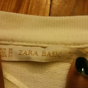 Zara Tops - ZARA Fun Basic Sweatshirt w/gold studs Zara Tops - ZARA Fun Basic Sweatshirt w/gold studs
